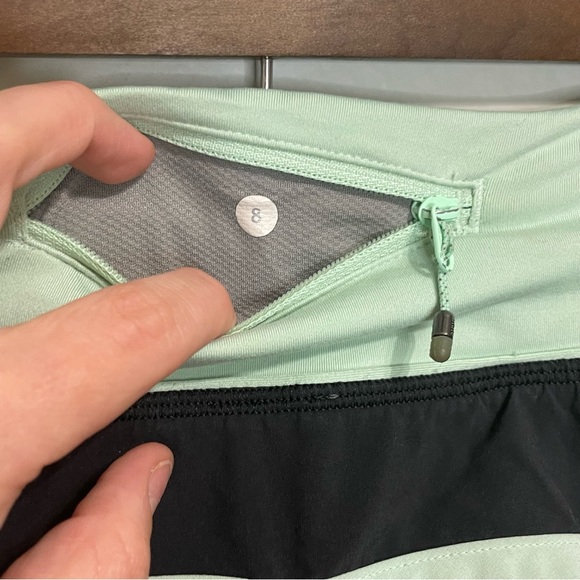 Lululemon Run: Speed Short *4-way StretchBlack / Fresh Teal size 8 MSRP $54 - Picture 5 of 6
